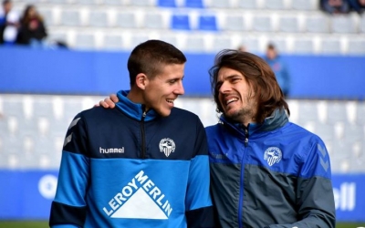 Víctor Martínez somrient amb Migue Garcia | Crispulo D.